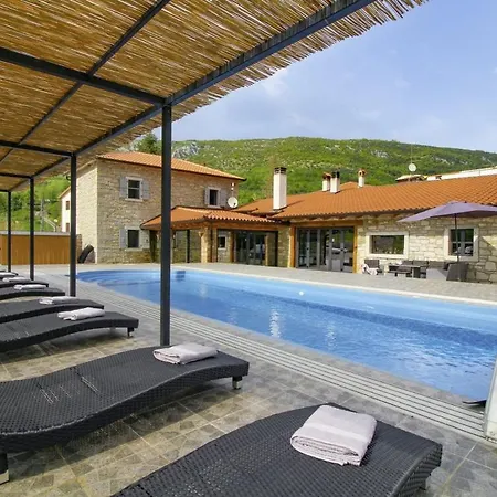 וילה Tina In Gradinje - Haus Fuer 8-12 Personen *