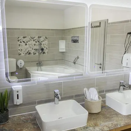 וילה Tina In Gradinje - Haus Fuer 8-12 Personen *