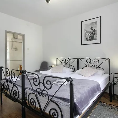 וילה Tina In Gradinje - Haus Fuer 8-12 Personen ליבאדה