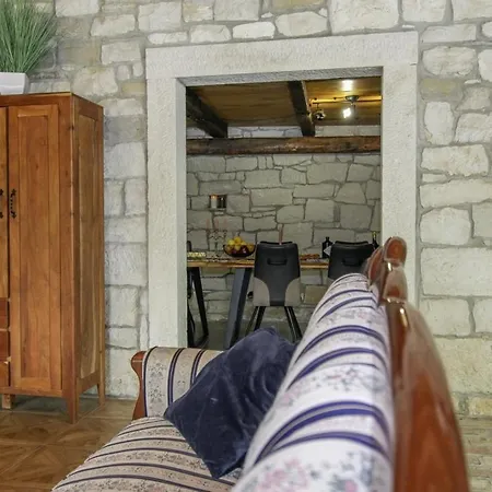 Tina In Gradinje - Haus Fuer 8-12 Personen *