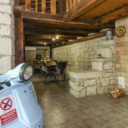 Tina In Gradinje - Haus Fuer 8-12 Personen ליבאדה