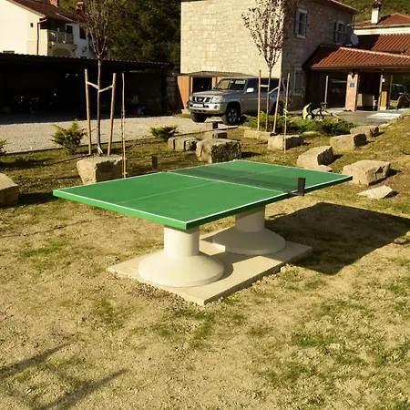 Villa Tina In Gradinje - Haus Fuer 8-12 Personen Livade