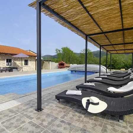 Villa Tina In Gradinje - Haus Fuer 8-12 Personen