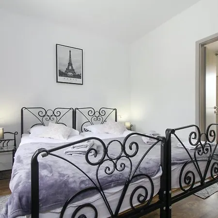Tina In Gradinje - Haus Fuer 8-12 Personen