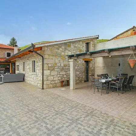 Villa Tina In Gradinje - Haus Fuer 8-12 Personen