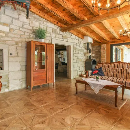 Tina In Gradinje - Haus Fuer 8-12 Personen Villa Livade