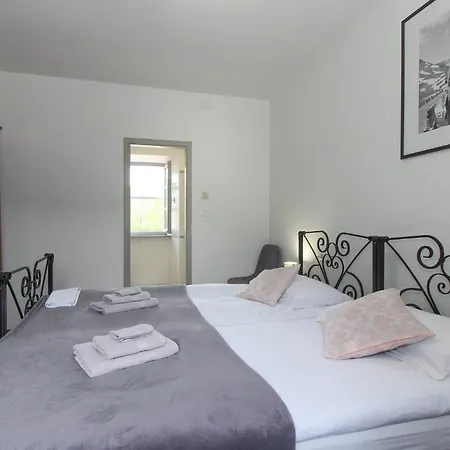 Tina In Gradinje - Haus Fuer 8-12 Personen Villa *