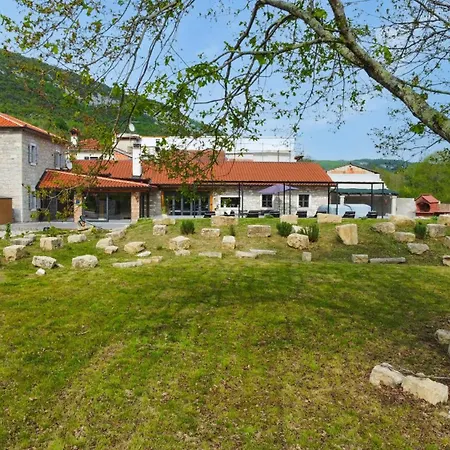 Villa Tina In Gradinje - Haus Fuer 8-12 Personen