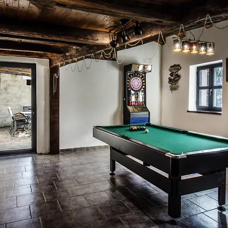 Tina In Gradinje - Haus Fuer 8-12 Personen * Livade